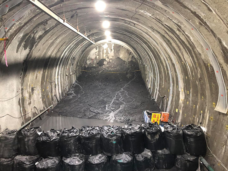渡島トンネル(台場山工区)坑内への土砂流入